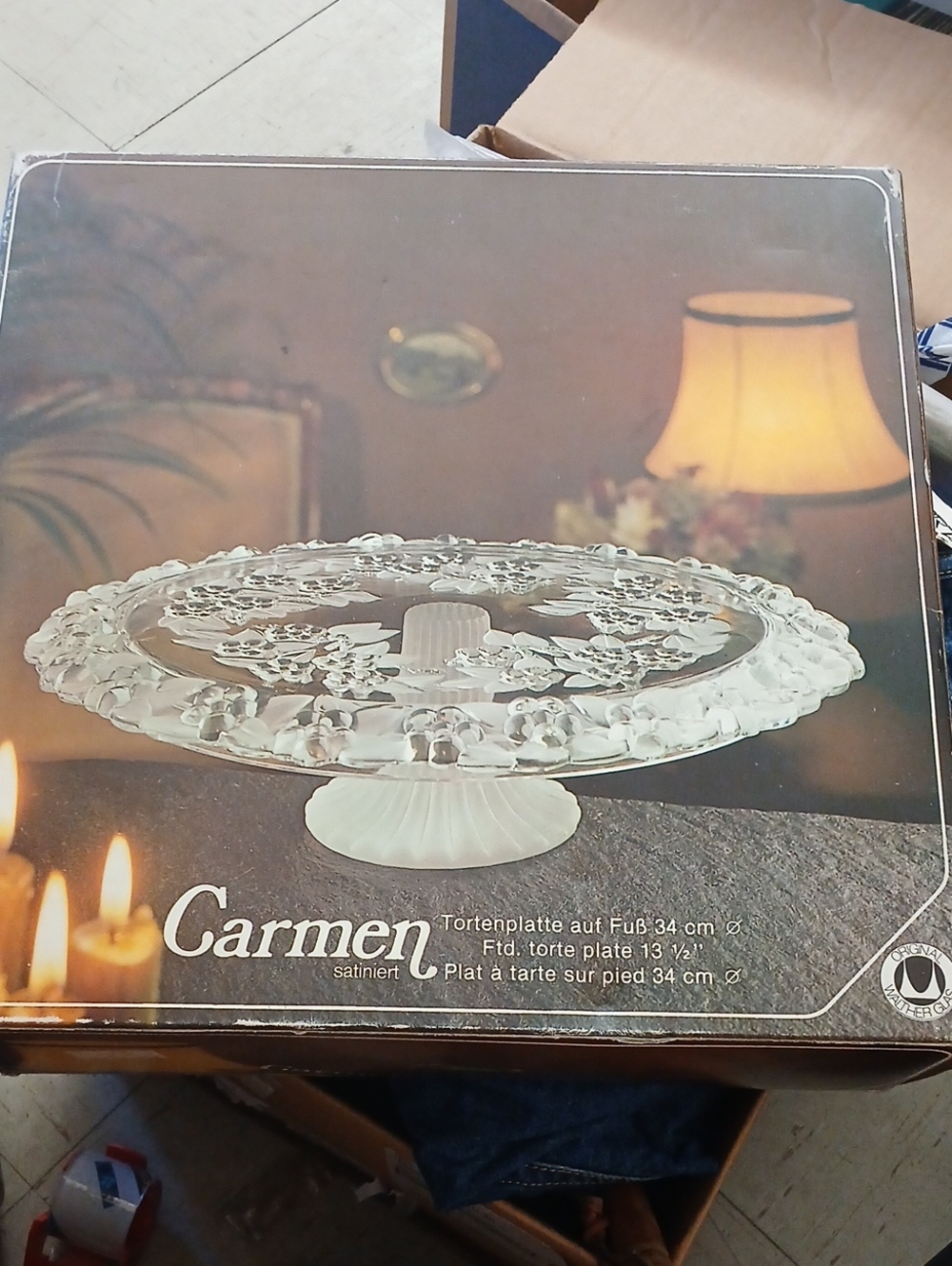 Carmen Satinier Clear Glass Cake Stand with Pedestal